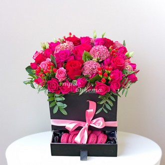 12 макарун в выдвижном ящике