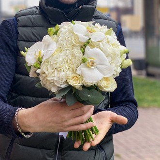 Букет невесты из орхидей и роз