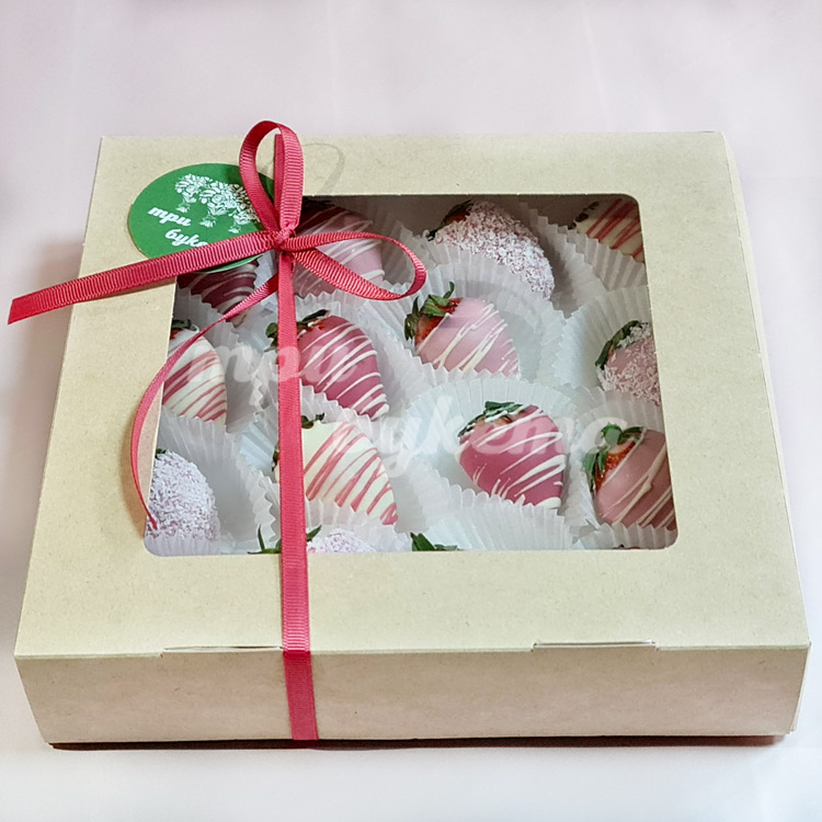 Набор из 16 клубник в шоколаде (в закрытой коробке)