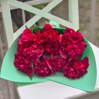 Букет из 7 пионов Рут Клэй Букет из 7 пионов Рут Клэй