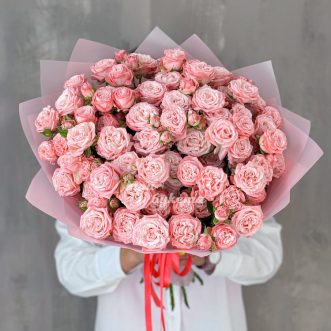 Розовый букет из 19 кустовых пионовидных роз Розовый букет из 19 кустовых пионовидных роз