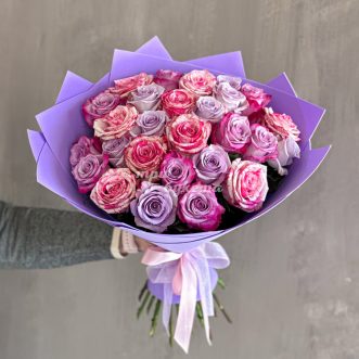 Сиреневый букет кустовых роз микс Сиреневый букет кустовых роз микс